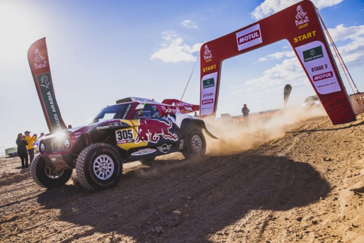 Dakar Rallisi'nde Carlos Sainz liderliğe y&uuml;kseldi
