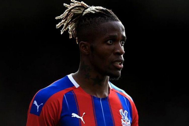 Wilfried Zaha, menajerine g&uuml;veniyor