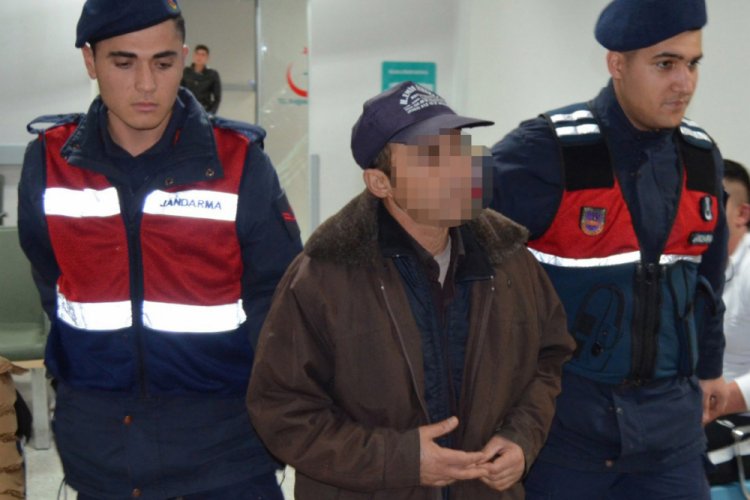 Tartıştığı oğlunu bı&ccedil;akladı