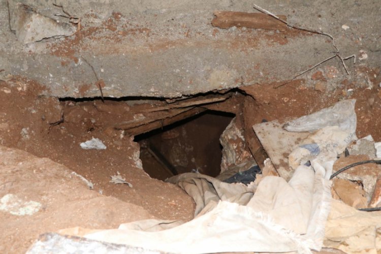 Ka&ccedil;ak kazıda bulunan mozaik, m&uuml;zeye teslim edildi
