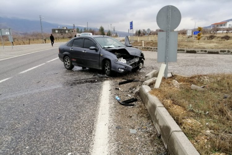 2 otomobil &ccedil;arpıştı