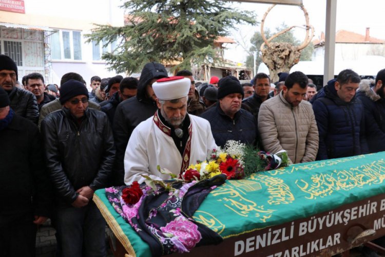 Kazada hayatını kaybeden liseli Hilal, toprağa verildi