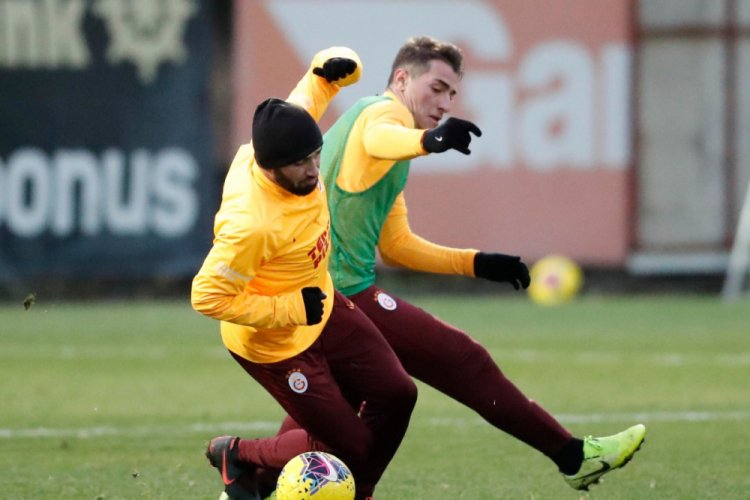 Galatasaray, ikinci yarıya hazırlanıyor