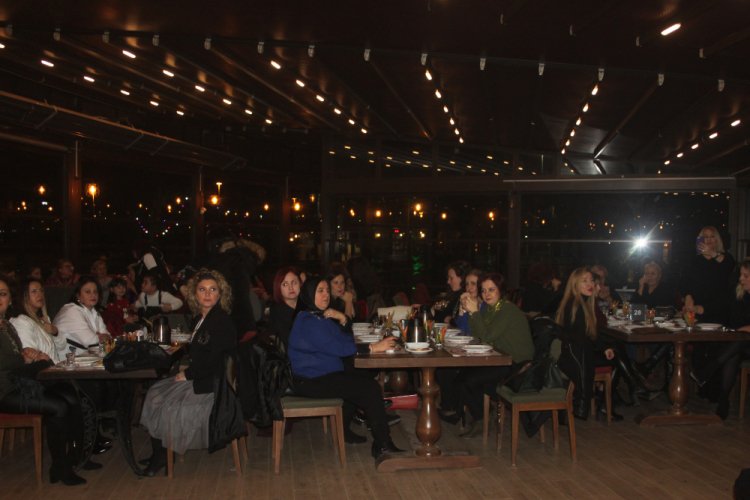 Kent Cafe kadınlar matinesinde coşturdu! (&Ouml;ZEL HABER)