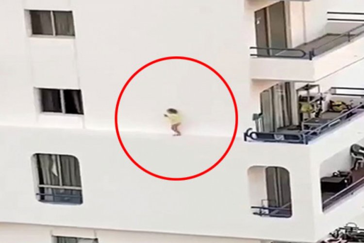 K&uuml;&ccedil;&uuml;k kızın tehlikeli oyunu kamerada
