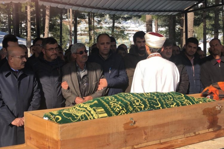 &Ccedil;ığın altında kalarak hayatını kaybeden madenci toprağa verildi