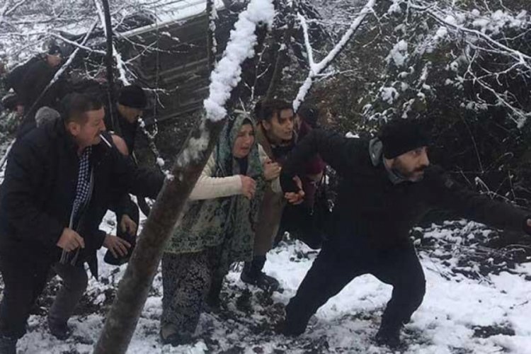Feci kazada g&ouml;ren herkes yardıma koştu