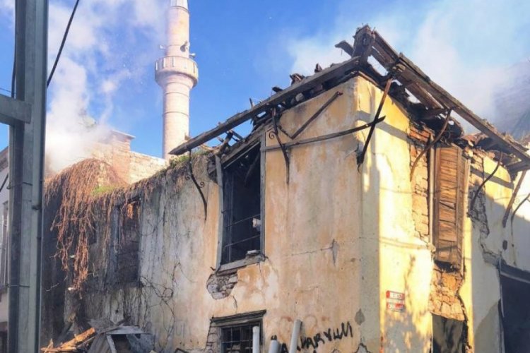 Ayvalık'ta aynı binada 3. kez yangın