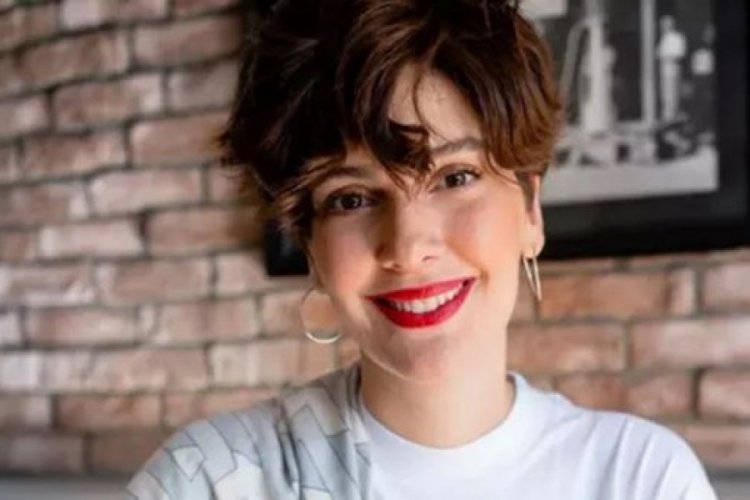Oyuncu Berg&uuml;zar Korel'den Vatanım Sensin TBT'leri...