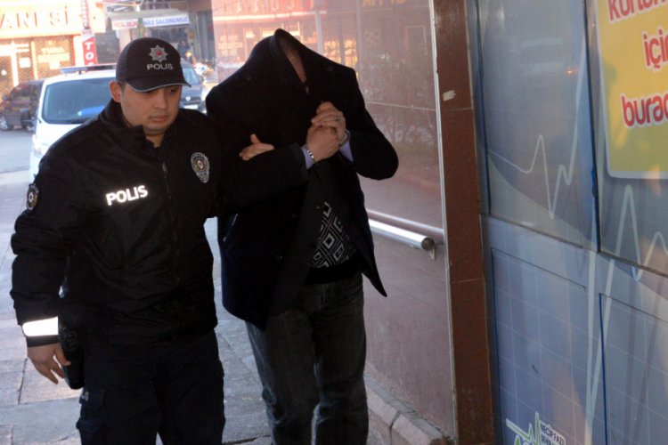 Bulduğu &ccedil;antadaki 5 bin 500 lirayı harcayan kişi yakalandı