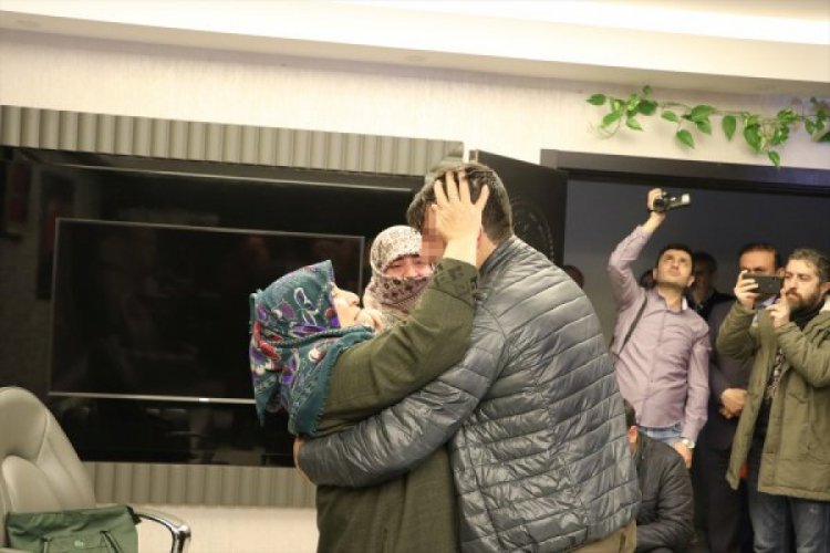 Diyarbakır'da n&ouml;bet tutan bir aile daha evladına kavuştu