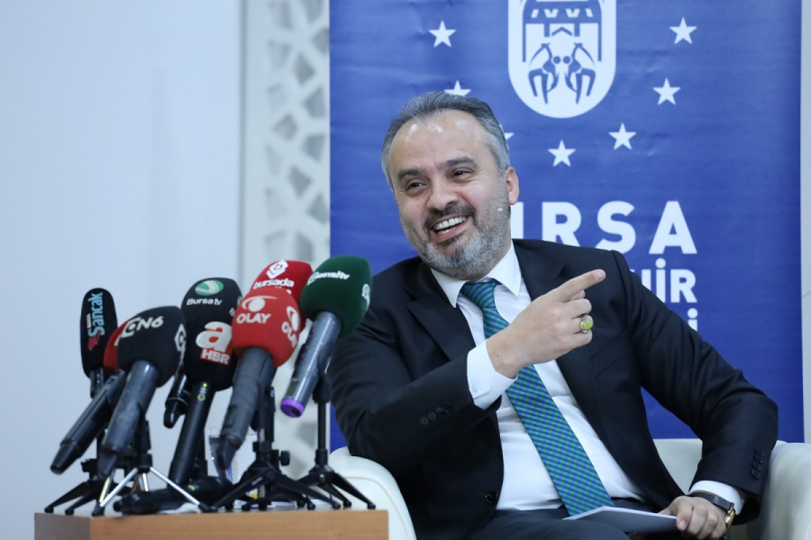 Bursa'da bu kez başkan sordu, gazeteciler cevapladı