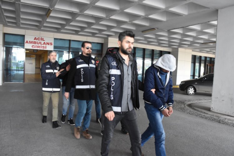 FET&Ouml; ş&uuml;phelilerini Yunanistan'a VIP ka&ccedil;ırmaya 5 tutuklama