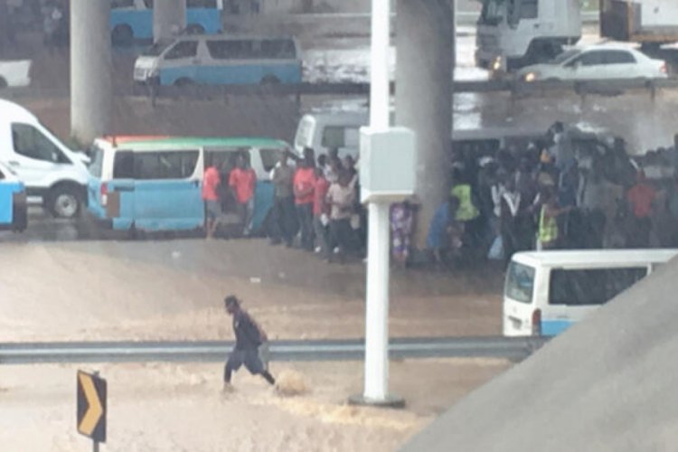 Angola'da sel felaketi: 41 &ouml;l&uuml;