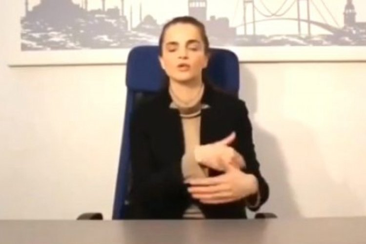 Demet Akalın'dan Atat&uuml;rk'e s&ouml;ylediği s&ouml;zlerle olay olan Tuğ&ccedil;e Kazaz'a tepki