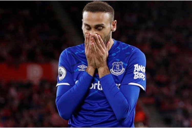 Cenk Tosun sağlık kontrol&uuml;nde