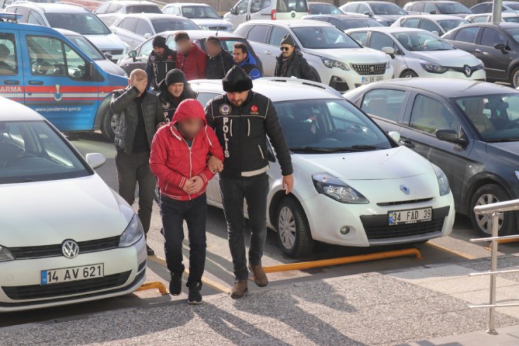 Uyuşturucu satıcıları adliyeye sevk edildi