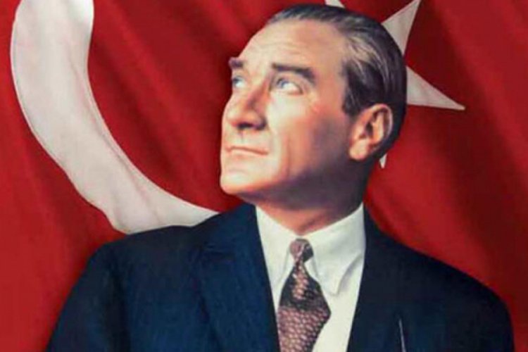 Bakanlık'tan Atat&uuml;rk posterinin &uuml;zerinin kapatılmasına soruşturma