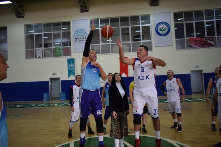 Bursa Veteran Basketbol Turnuvası'nda heyecan başladı