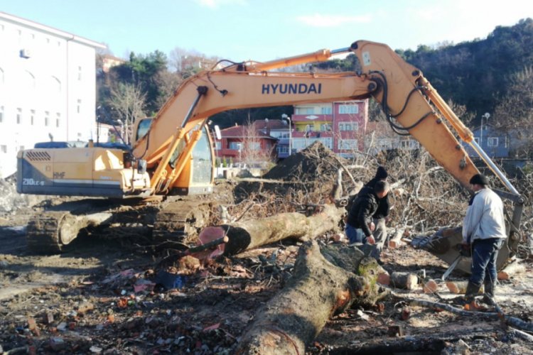 Kazıda bulunan top mermileri imha edildi