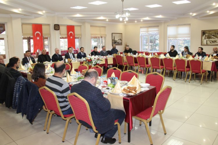 Vali &Ccedil;akır, '&ccedil;alışan gazeteciler' g&uuml;n&uuml;n&uuml; kutladı