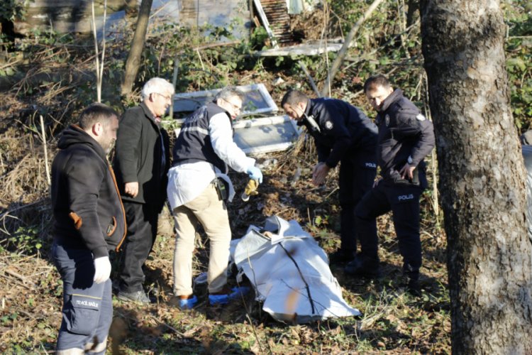 75 yaşındaki adam komşusunun bah&ccedil;esinde &ouml;l&uuml; bulundu