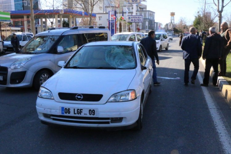 Otomobilin &ccedil;arptığı yaya hayatını kaybetti