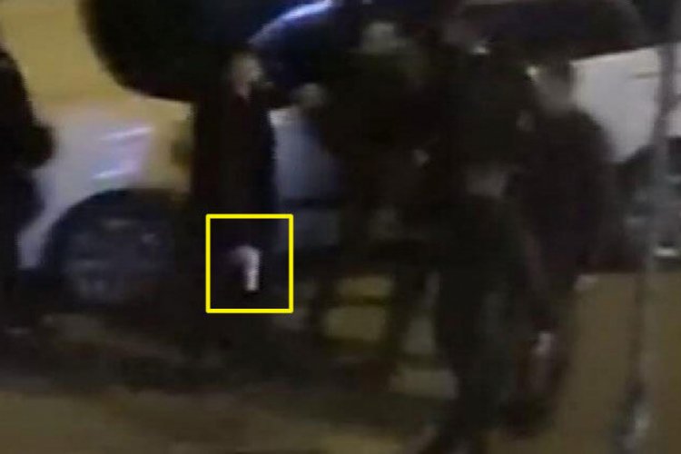 İki grup arasında &ccedil;ıkan bir kişinin &ouml;ld&uuml;ğ&uuml; silahlı kavga kamerada