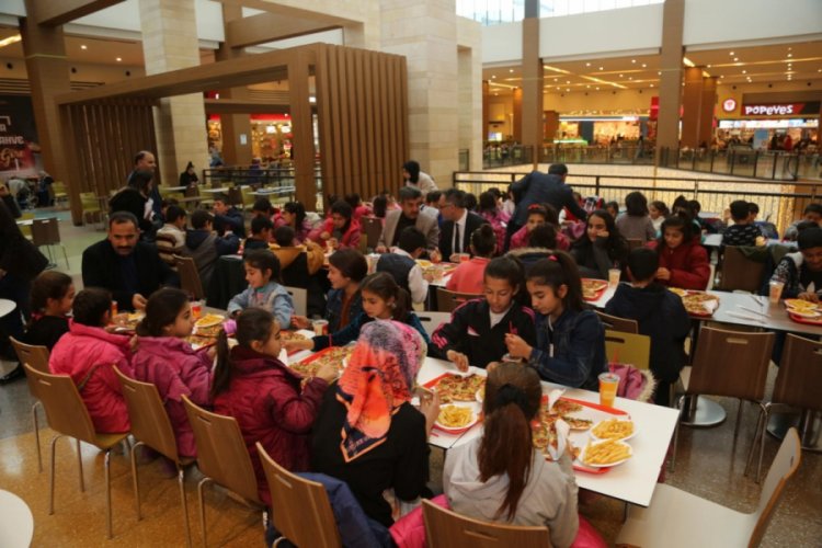 Hayal kutusu ile &ccedil;ocukların hayalleri ger&ccedil;ekleşiyor