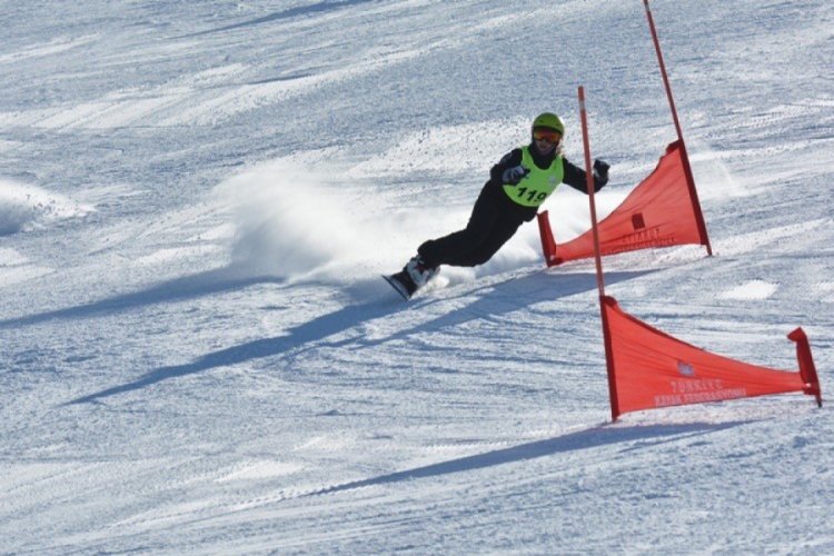 Snowboard'ın kalbi Erciyes'te attı