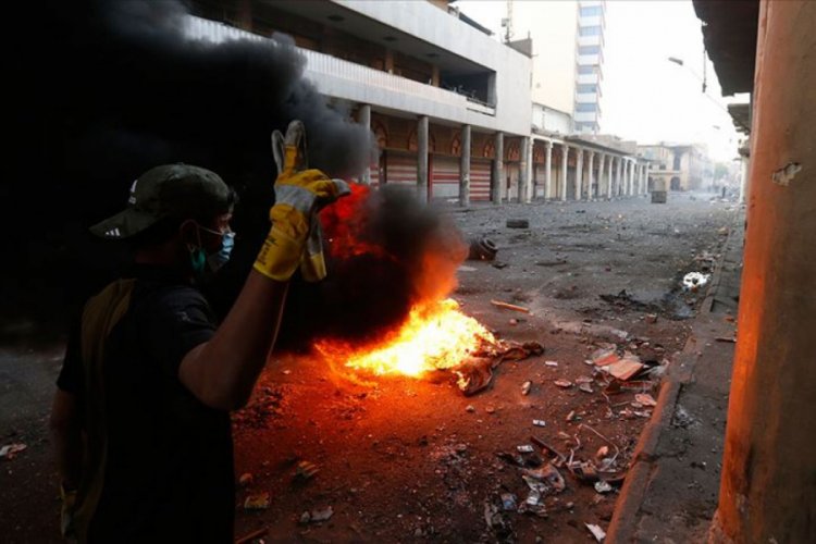 Kerbela'da protestocular Bedir Tugayları Merkezi'ni yaktı