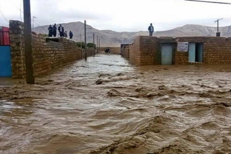 İran'da sel felaketi: 1 &ouml;l&uuml;, 8 yaralı