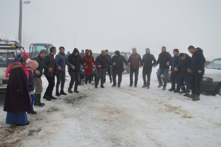 Dikmen Yaylası beyaza b&uuml;r&uuml;nd&uuml;