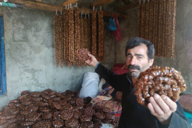 &Ccedil;ok sayıda aile ge&ccedil;imini cevizli sucukla sağlıyor