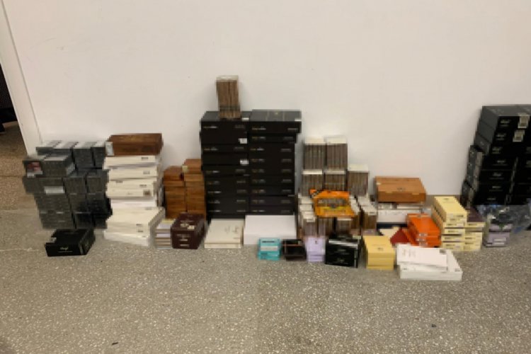 Ka&ccedil;ak puro operasyonu: 234 bin &uuml;r&uuml;n ele ge&ccedil;irildi