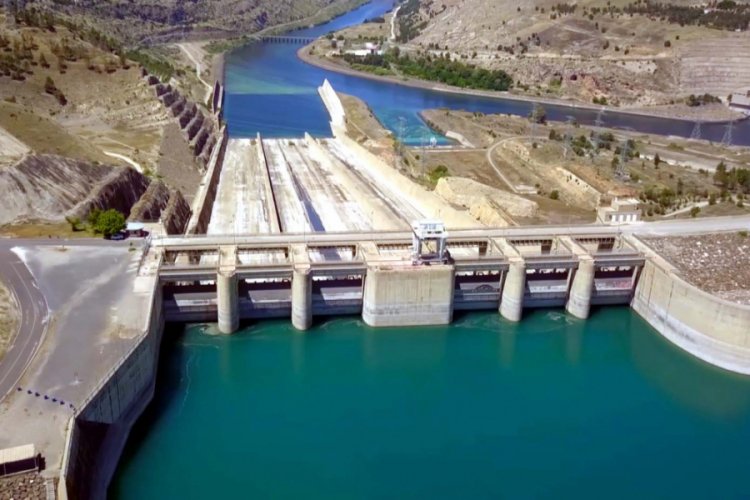 Atatürk Barajı'ndan 1 yılda ekonomiye 3,3 milyar liralık katkı 