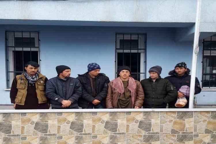6 d&uuml;zensiz g&ouml;&ccedil;men yakalandı