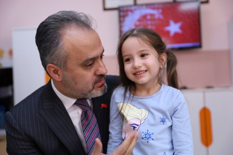 Bursa Büyükşehir Belediye Başkanı Aktaş, miniklerin misafiri oldu