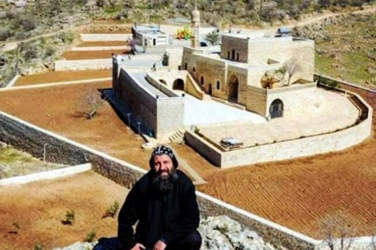 Tutuklanan rahip, ter&ouml;ristleri manastırda saklamış