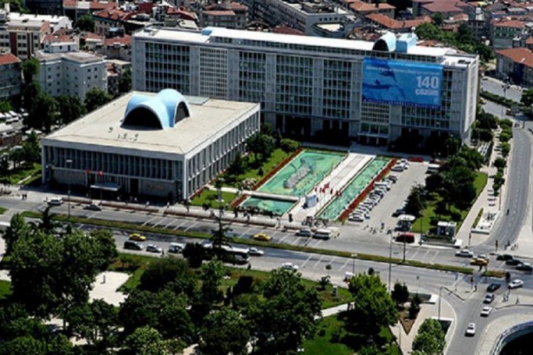 İBB'de işten &ccedil;ıkarılan iş&ccedil;i işe d&ouml;n&uuml;ş i&ccedil;in a&ccedil;tığı davayı kazandı