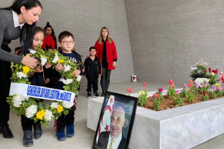 KKTC Kurucu Cumhurbaşkanı Denktaş &ouml;l&uuml;m&uuml;n&uuml;n 8'inci yılında t&ouml;renlerle anıldı