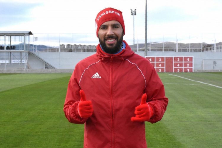 Yasin &Ouml;ztekin: Lider takıma geldiğim i&ccedil;in &ccedil;ok mutluyum