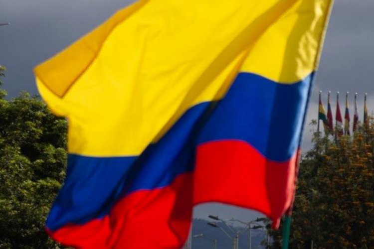 Kolombiya'da eski komutana yasa dışı dinleme soruşturması