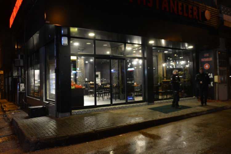 Bursa'da pastahane fareleri polisten ka&ccedil;amadı