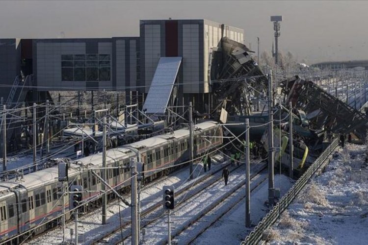 9 kişinin &ouml;ld&uuml;ğ&uuml; YHT kazasında ara karar a&ccedil;ıklandı