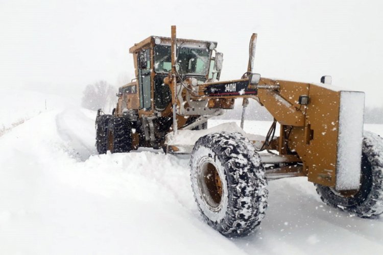 143 yerleşim yerinin yolu ulaşıma kapandı
