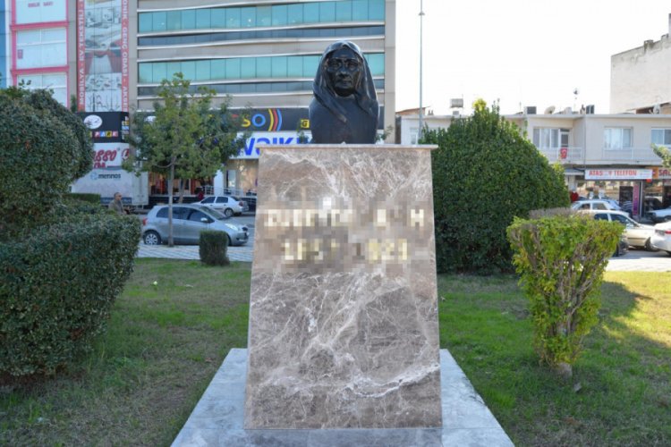Z&uuml;beyde Hanım'ın b&uuml;st&uuml;ne &ccedil;irkin saldırı