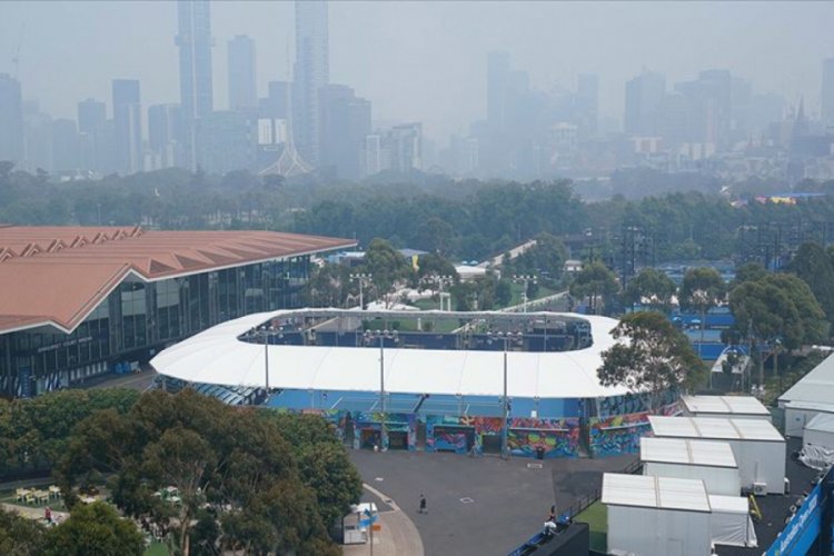 Hava kirliliği Avustralya A&ccedil;ık Tenis Turnuvası'nı ilk g&uuml;nden etkiledi