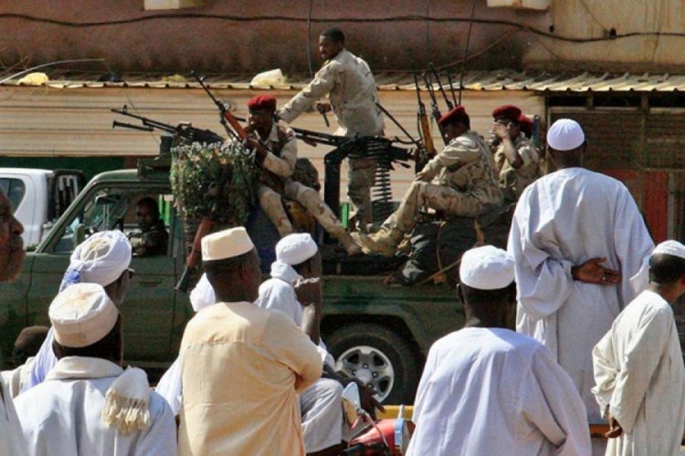 Maaşları az bulan Sudan İstihbaratı ayaklandı