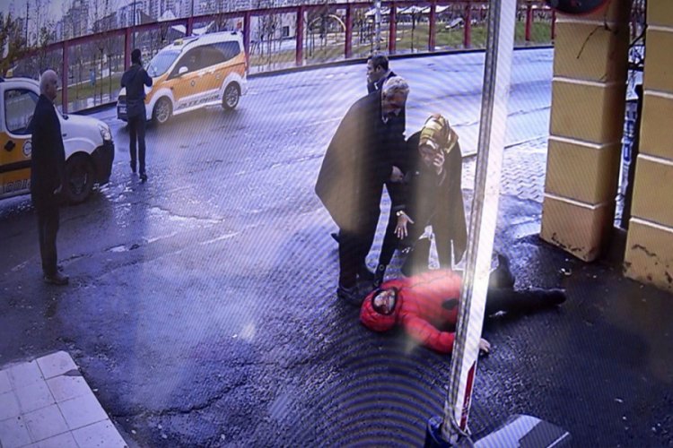 Başından vurulmuştu, 12 g&uuml;nl&uuml;k yaşam savaşını kaybetti